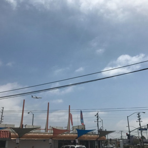 美女扒开嫩嫩的尿口让人桶
